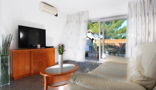 Two-Bedroom Apartment with Whirlpool