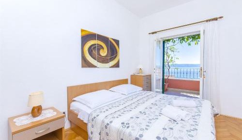 One-Bedroom Apartment with Sea View