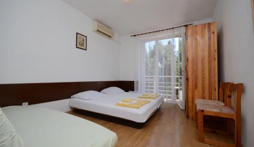 One-Bedroom Apartment with Sea View