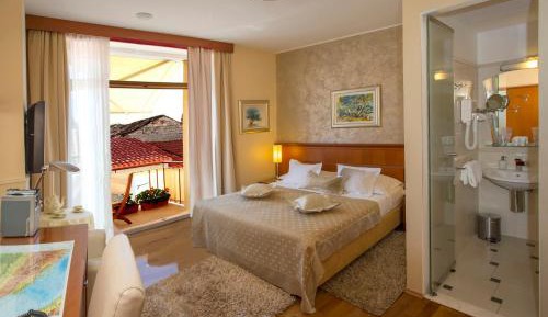Superior Double Room with Balcony
