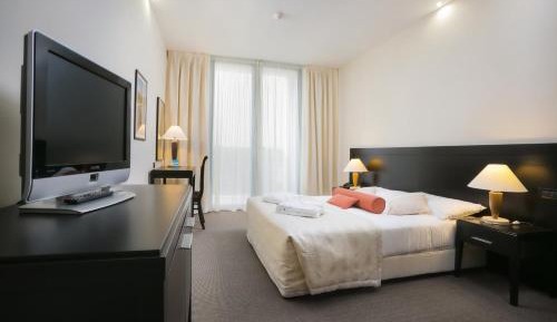 Double Room with Balcony and Side Sea View