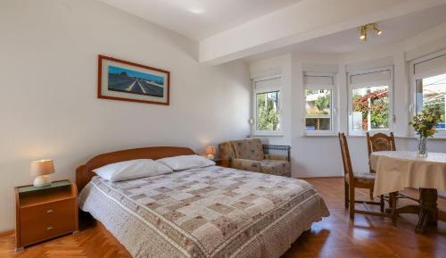 Studio with Balcony and Sea View	