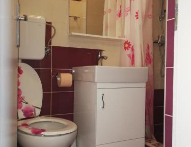 Two-Bedroom Apartment (5 Adults)