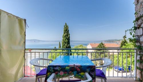 Studio with Balcony