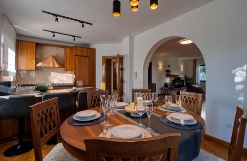 Diklo Villa | Villa Sonik