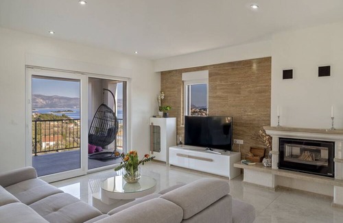 Lumbarda Villa | Villa Lumbarda - Four Bedroom Villa, Sleeps 8
