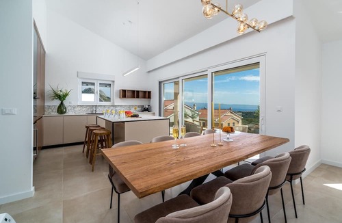 Mravince House | Beautiful Home in Kucine With Wifi, 4 Bedrooms and Heated Swimming Pool