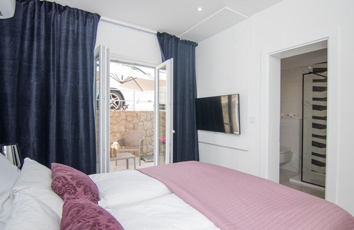 Krk House | Nice Home in Krk With 8 Bedrooms, Wifi and Outdoor Swimming Pool