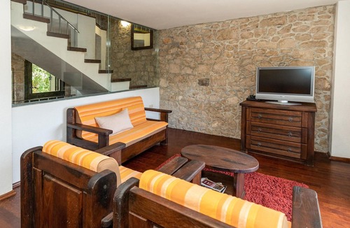 Duboka House | Stunning Home in Duboka With 5 Bedrooms, Wifi and Outdoor Swimming Pool