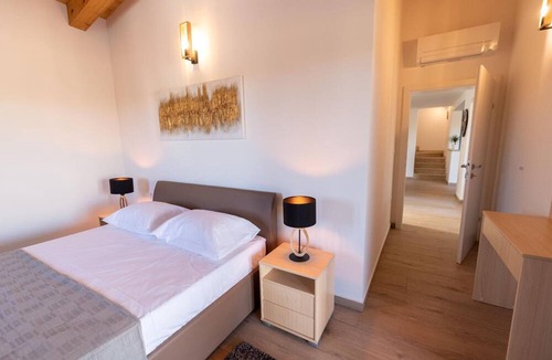Vinez House | Ferienvilla 'Villa Tereza' mit Infinity-Pool