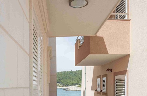 Milna House | Villa Stonehouse