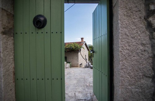 Ravno Villa | Villa Ana - Rustic Stone Villa with Swimming Pool