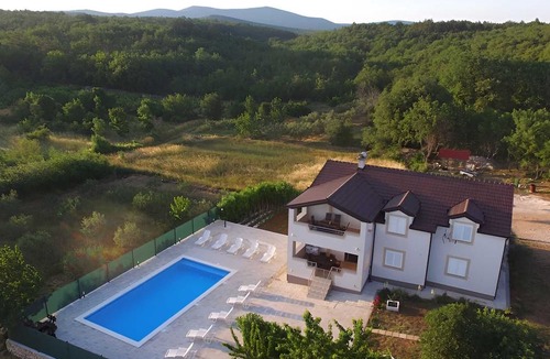 Cista Provo Villa | New! Family Villa Jela for 12 + 2 guests
