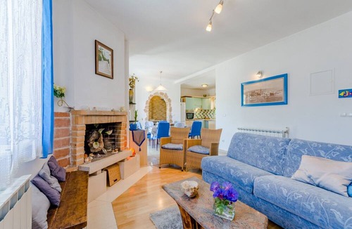 Postira Villa | Apartment Blue Oasis - Three Bedroom Apartment