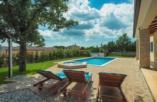 Muzini House | Holiday house Tomisici for 1 - 12 persons with 5 bedrooms - Holiday home