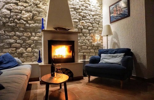 Mali Losinj House | House in Osor with Furnished Terrace