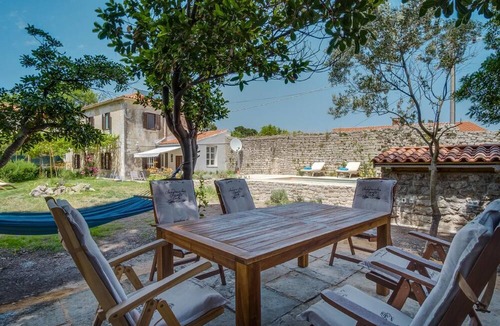 Mali Losinj House | House in Osor with Furnished Terrace