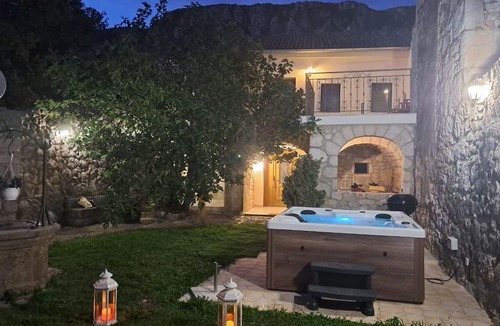 Grizane House | Spacious three-bedroom villa with a serene garden