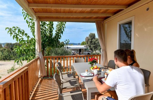 Ugljan Apartment | Mobile home beachfront