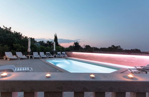 Pomer House | House in Vinkuran with Pool and Mountain View