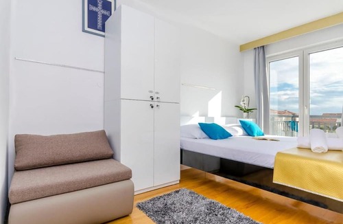Kastel Stafilic House | Room-all Saints Suites B&b Kastela - Dou
