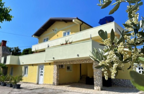 Polje House | Top flat - sea view, pet friendly