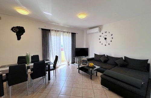 Polje House | Top flat - sea view, pet friendly