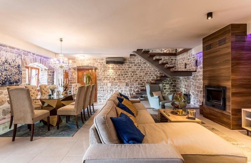 Solin House | Holiday house Solin for 1 - 8 persons with 3 bedrooms - Holiday house