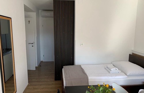 Jezerce House | Guesthouse Family Bosnic