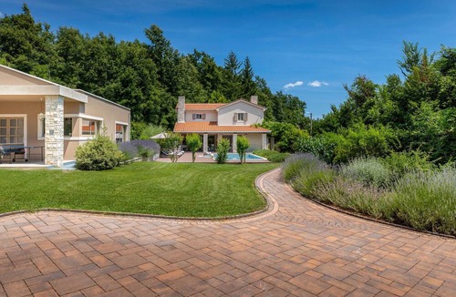 Snasici House | Vacation home with pool and jacuzzi.