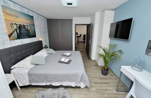 Zadar Villa | 2 Bedroom Apartment Sleeps 5 - Privat Pool