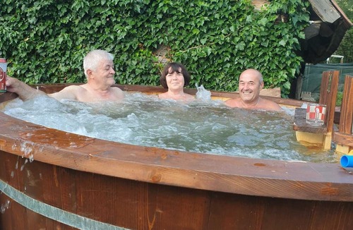 Ocolis House | House of Rei With Hot Tube