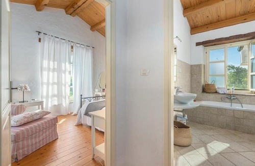 Buzet House | Villa "Livia" with a view of the water