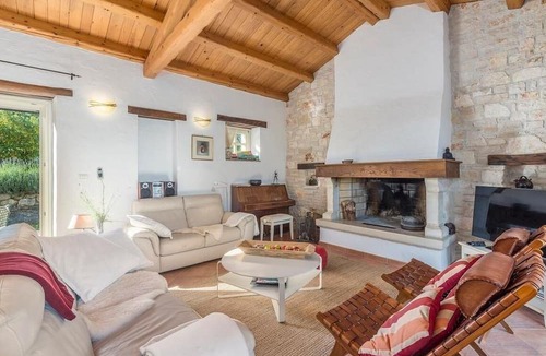 Buzet House | Villa "Livia" with a view of the water
