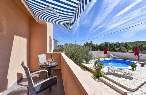 Vinjerac Villa | Villa Nea with mountain view, 3 bedroom, private pool, near beach, rural