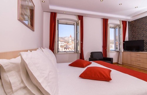 Trogir Hotel | Hotel Sikaa