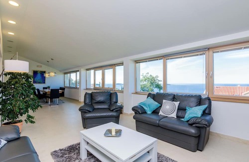 Mlini Villa | Villa Art Gallery - Six Bedroom Villa with Terrace and Swimming Pool