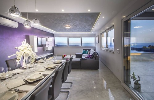 Zelenka Villa | Luxury Villa High Hopes with Pool
