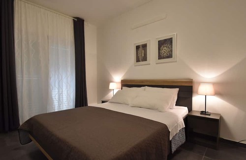 Klek Villa | Spacious and Modern Apartment on the Beach in Klek