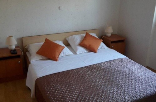 Vinjerac Apartment | Holiday apartment for four people with a terrace
