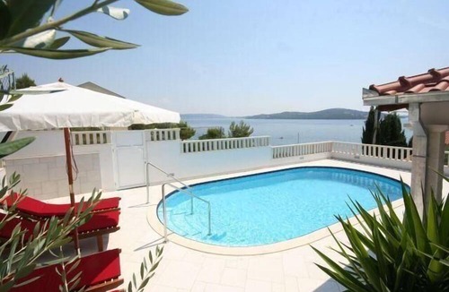 Seget Vranjica House | Holiday house with big terrace, pool and sea view