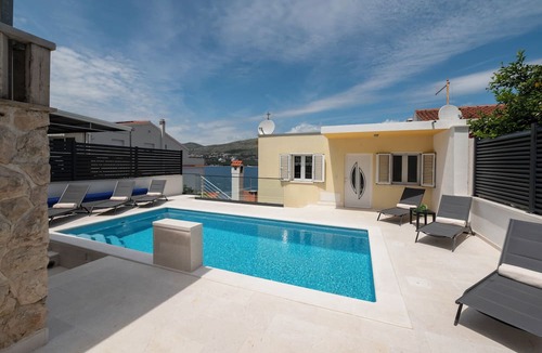 Okrug Donji Villa | LavandaResidence Trogir Split Villa* Heated Pool HotTube Tavern Grill