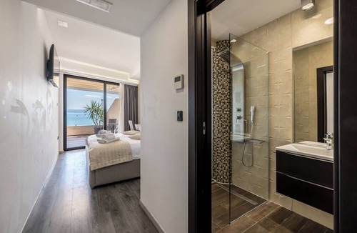 Stobrec House | Sea View Luxury Rooms Seven of Nine