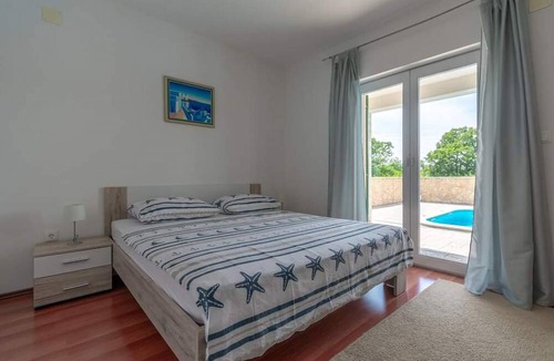 Klis House | 4 bedroom accommodation in Konjsko