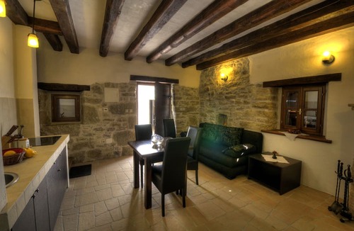 Kotli House | Traditional Stone House