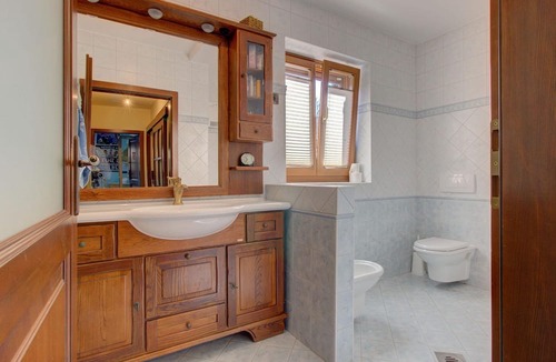 Hrastovlje Apartment | Large Apartment in Hrastovlje with Private Swimming Pool