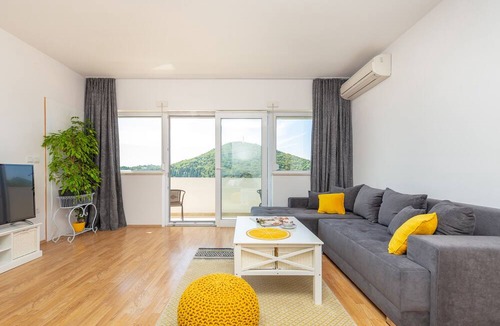 Babin Kuk Apartment | Hedera Estate, Hedera A46