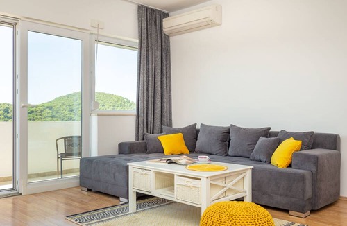 Babin Kuk Apartment | Hedera Estate, Hedera A46