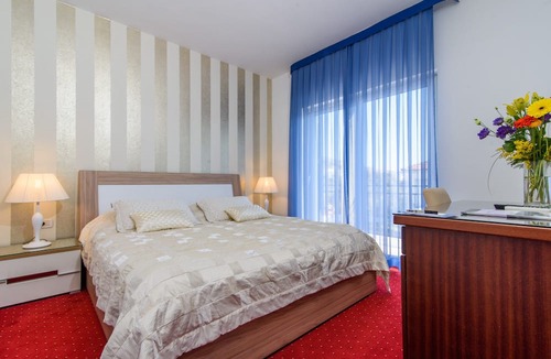 Seget Vranjica Hotel | Villa Mediterana