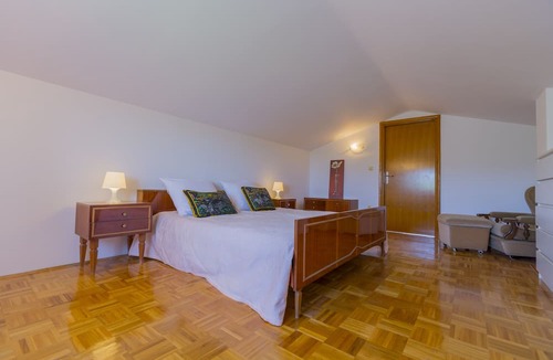 Unesic House | House for Holiday Rajčić 5-bedroom